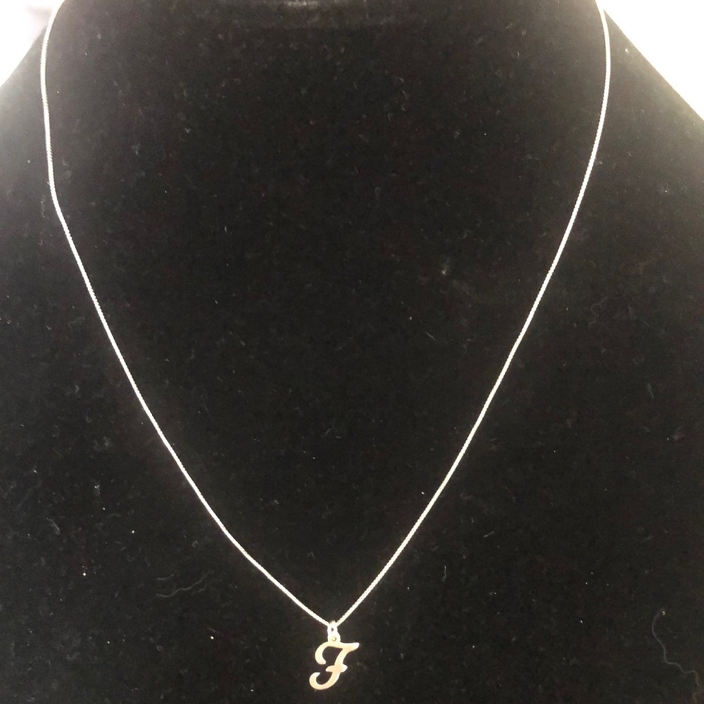 18” sterling chain with F initial box chain